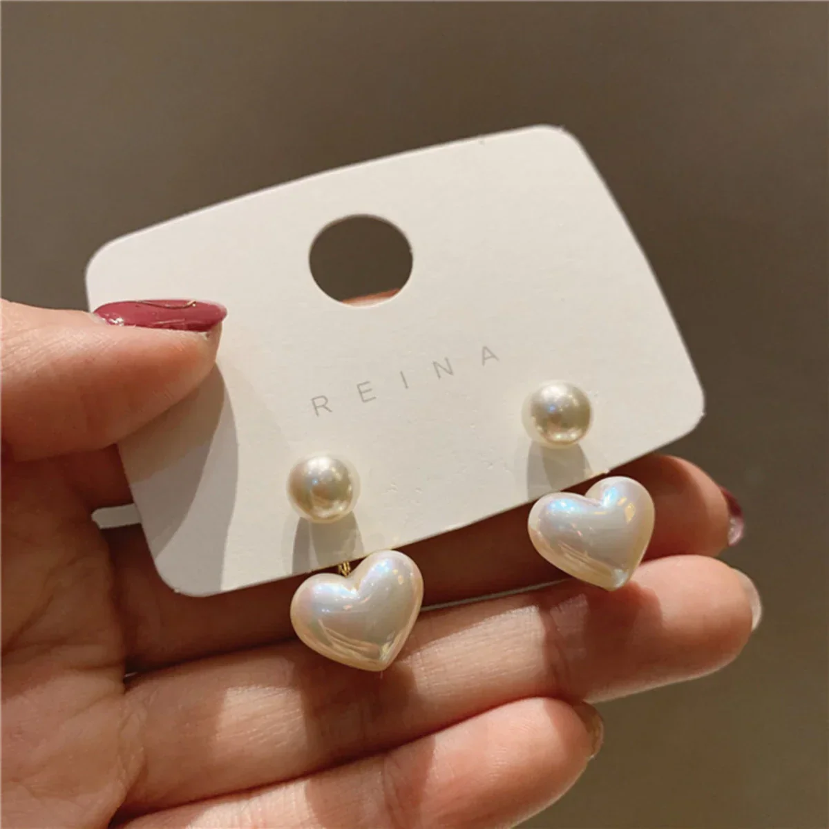 1 Pair Of European And American Simple Temperament Lady Love Pearl Cold Wind Earrings - Image 3